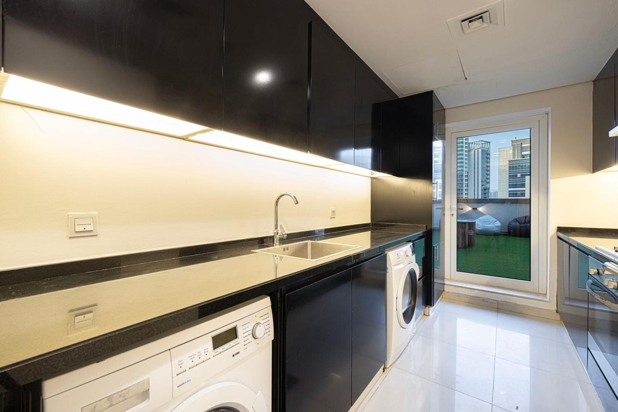 Next'House - Downtown Views Host Albergue Dubái Exterior foto