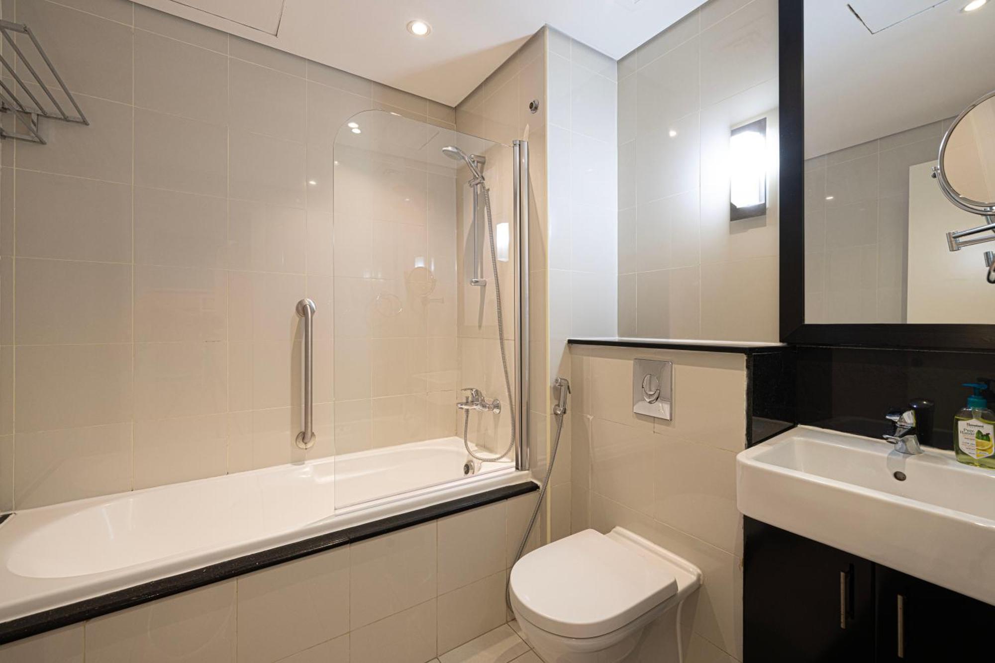 Next'House - Downtown Views Host Albergue Dubái Exterior foto