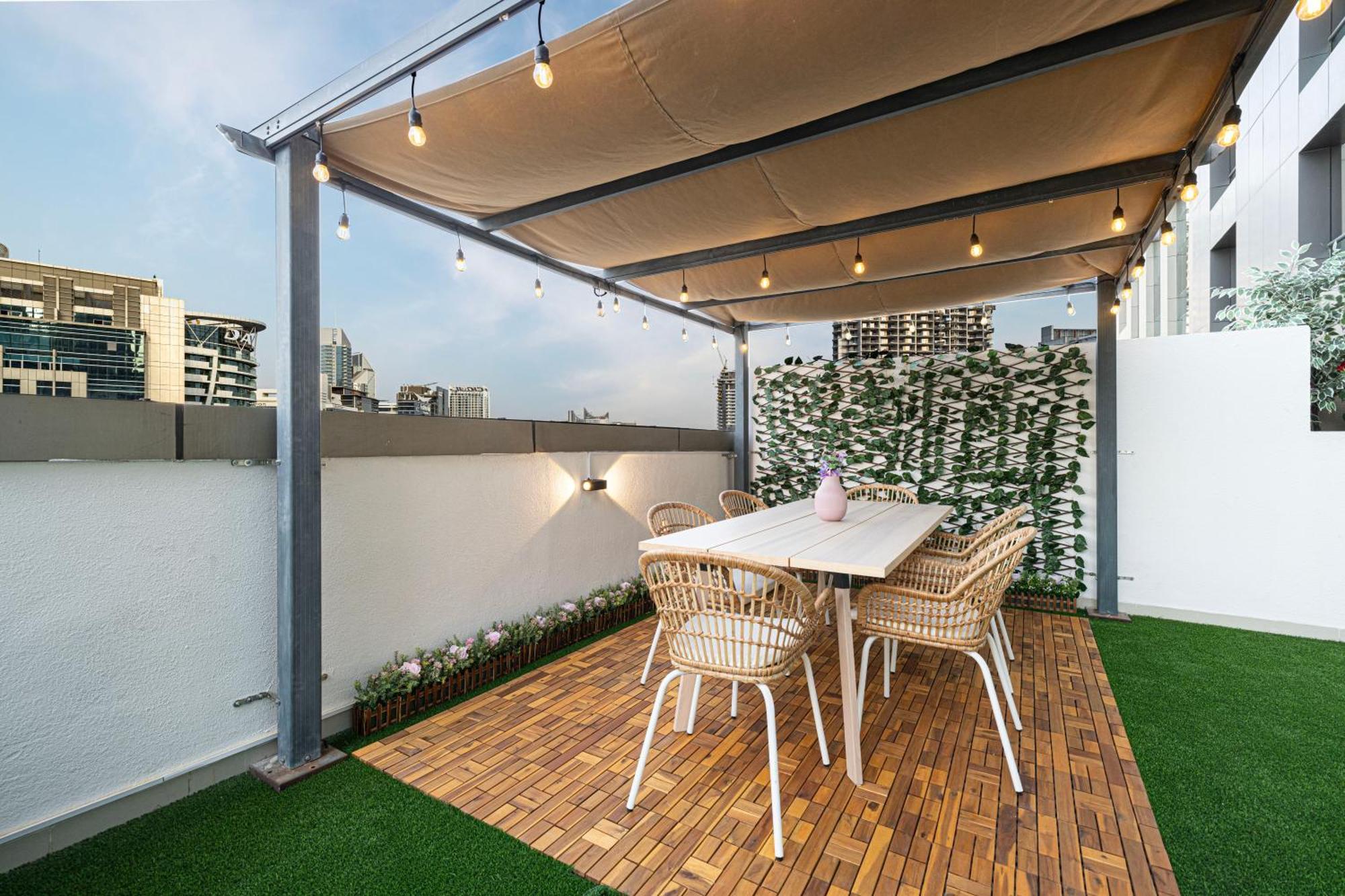 Next'House - Downtown Views Host Albergue Dubái Exterior foto