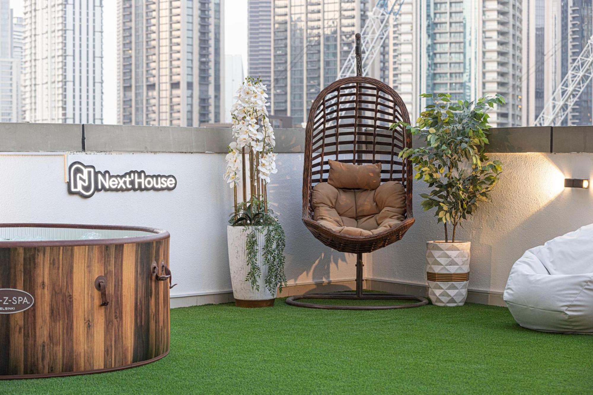 Next'House - Downtown Views Host Albergue Dubái Exterior foto