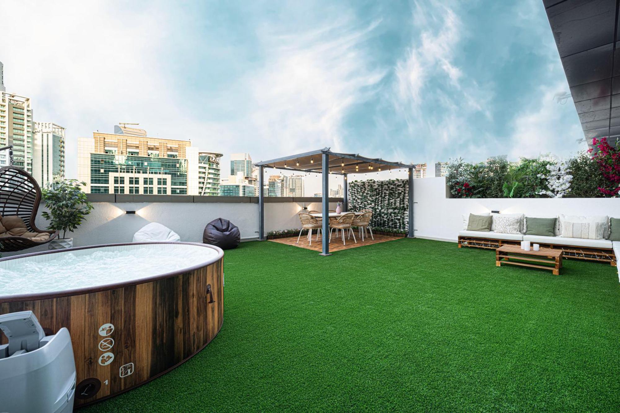 Next'House - Downtown Views Host Albergue Dubái Exterior foto